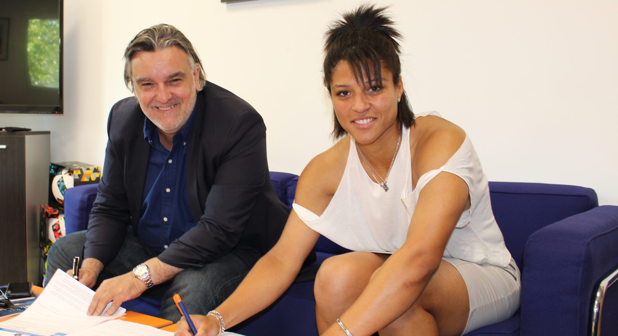Valérie Gauvin prolonge avec le MHSC !
